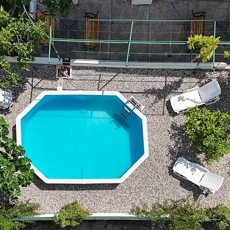 Turtle Gardens Makarska