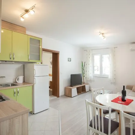 Turtle Gardens * Makarska