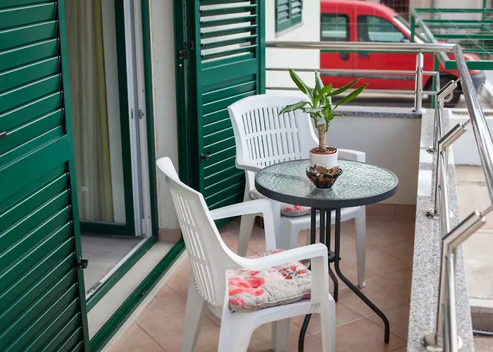 Turtle Gardens * Makarská